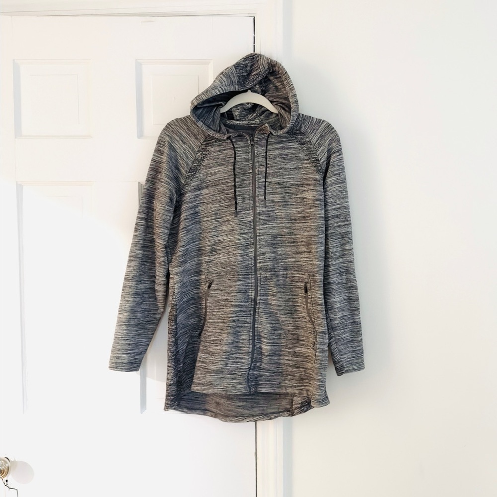 L.L. Bean Ladies Gray Hooded Zip-Up Jacket. Size Medium
